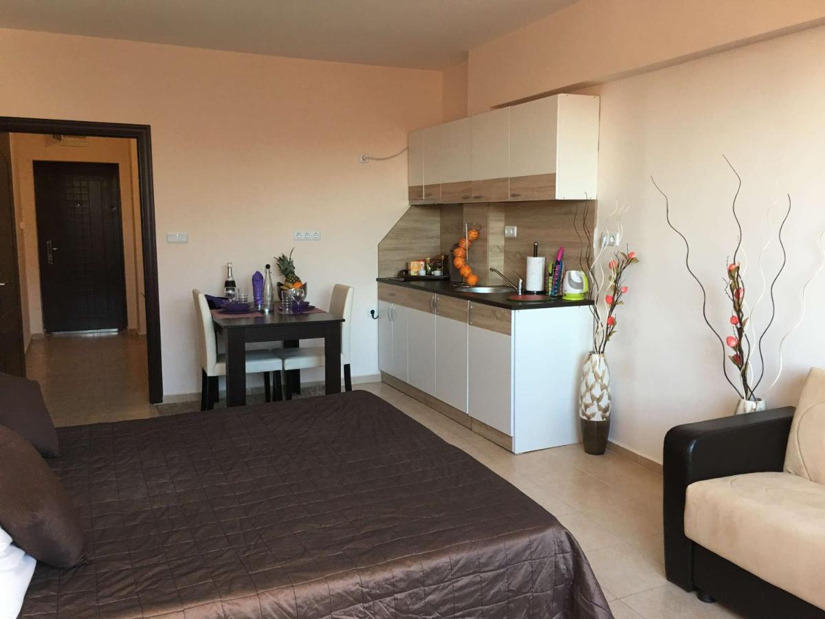 Studios Europa Street Поморие Экстерьер фото